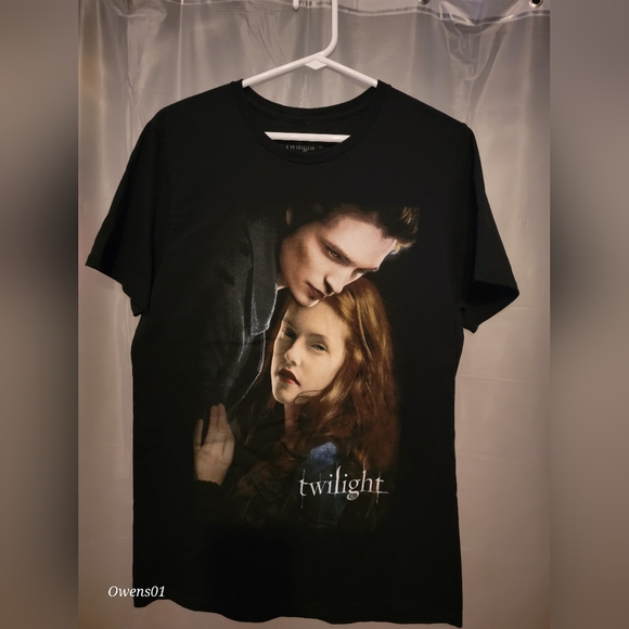 Twilight saga tshirt - Picture 1 of 2